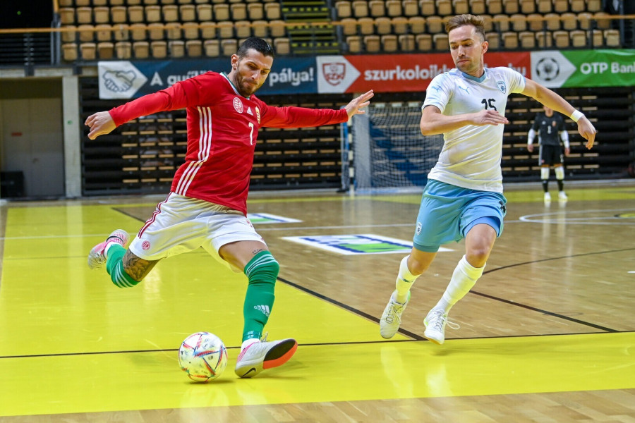 A magyar válogatott első gólját a Veszprém csapatkapitánya, Tatai József szerezte - Fotó: MLSZ