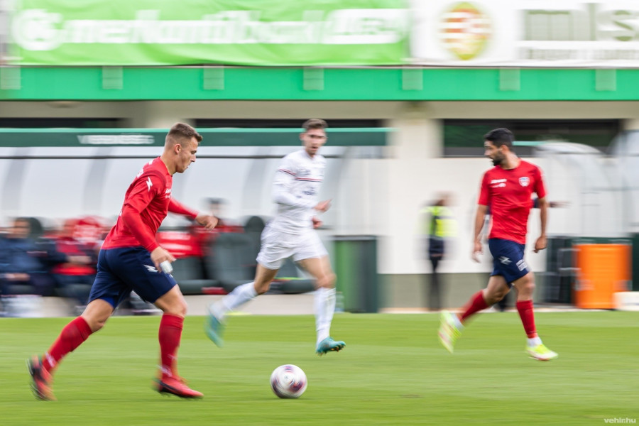 Könnyed diadalt arattak a bakonyiak (archív fénykép)