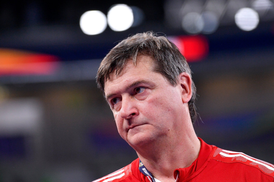 Golovin Vlagyimir, a magyar válogatott szövetségi kapitánya (j) és Pigniczki Krisztina másodedző a női kézilabda Európa-bajnokság Horvátország - Magyarország mérkőzés után a ljubljanai Stozice Arénában 2022. november 6-án. Horvátország-Magyarország 21-18. MTI/Czeglédi Zsolt