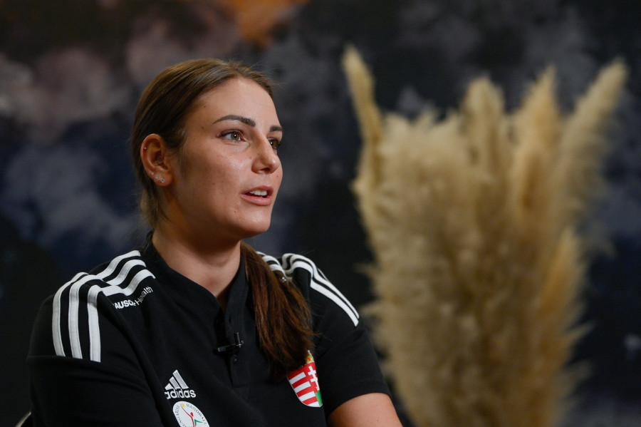 Szemerey Zsófi kapus a női kézilabda Európa-bajnokság A csoportjának szünnapján tartott sajtóbeszélgetésen a magyar válogatott ljubljanai szálláshelyén 2022. november 7-én. MTI/Czeglédi Zsolt