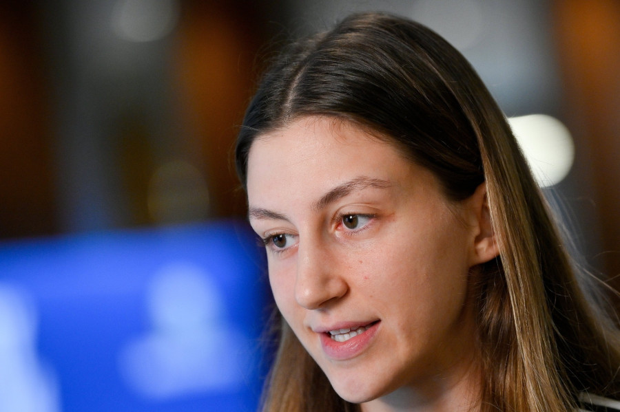 Albek Anna a női kézilabda Európa-bajnokság A csoportjának szünnapján tartott sajtóbeszélgetésen a csapat ljubljanai szálláshelyén 2022. november 15-én. MTI/Czeglédi Zsolt 