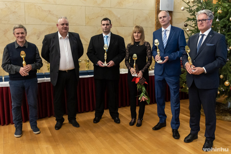 A cikk alján képgaléria található