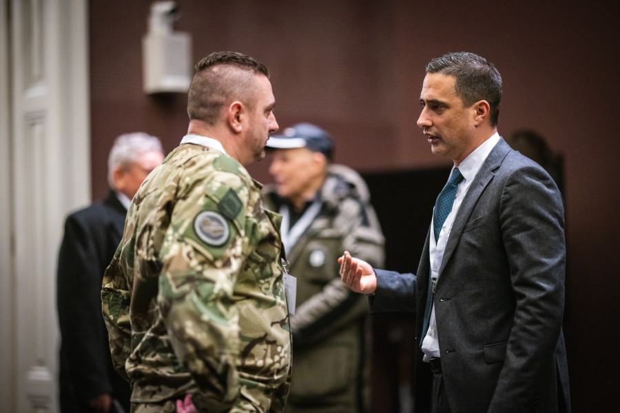 Soós Gyula alezredes és Ovádi Péter parlamenti képviselő