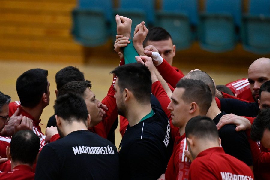 Játékosok a magyar kézilabda-válogatott edzésén egy nappal a csapat középdöntős szereplésének kezdete előtt a göteborgi Valhalla sportcsarnokban 2023. január 17-én. MTI/Kovács Tamás