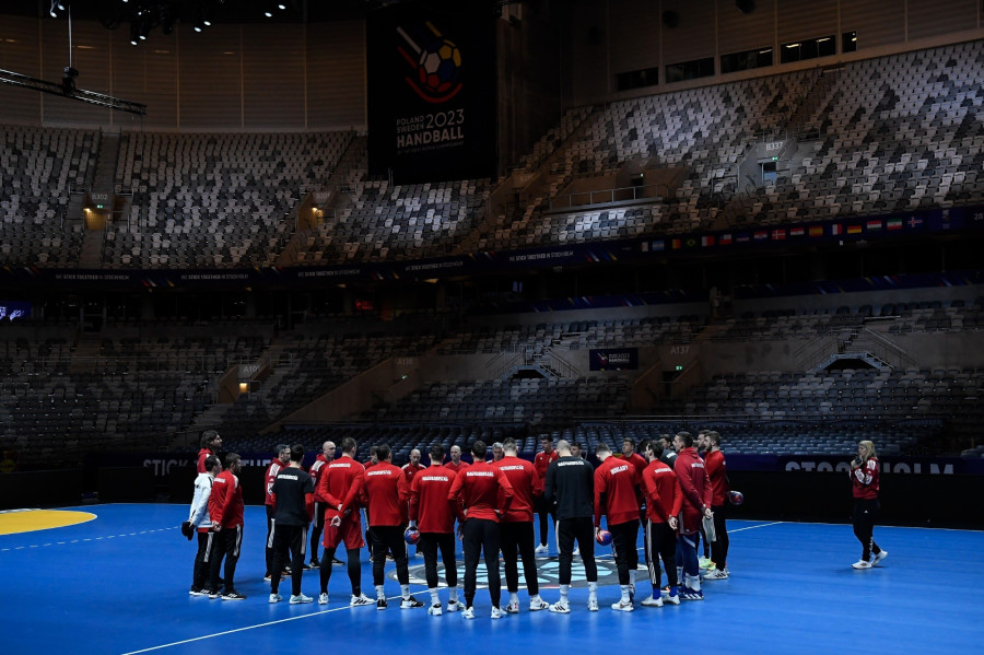 A magyar férfi kézilabda-válogatott edzése egy nappal az olimpiai kvalifikációs világbajnokság negyeddöntője előtt a stockholmi Tele2 Arénában 2023. január 24-én. MTI/Kovács Tamás 