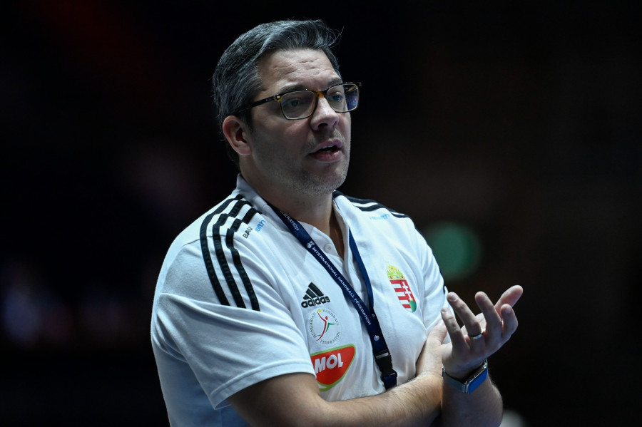 José María Chema Rodríguez Vaquero, a magyar válogatott szövetségi kapitánya a férfi kézilabda olimpiai kvalifikációs világbajnokság negyeddöntőjében játszott Magyarország-Dánia mérkőzésen a stockholmi Tele2 Arénában 2023. január 25-én. A magyar válogatott 40-23-ra kikapott. MTI/Kovács Tamás