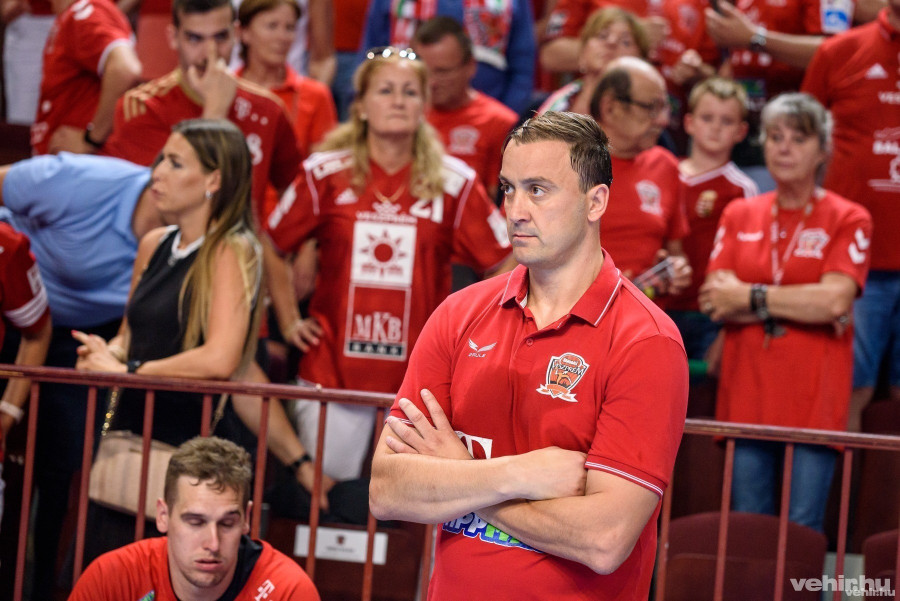 Sikerül egységet kovácsolnia Momir Ilicsnek? (archív fénykép)