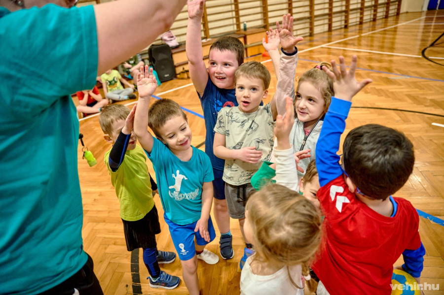 A cikkünk végén galéria is megtekinthető a kicsik edzéséről