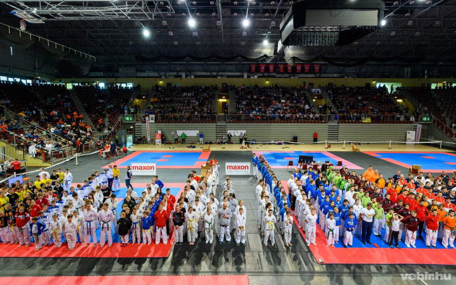 Rangos esemény helyszíne volt szombaton a Veszprém Aréna - a cikk alján képgaléria található