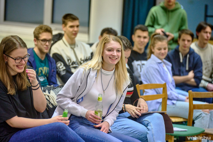 A közös ötletelés most is javában zajlik