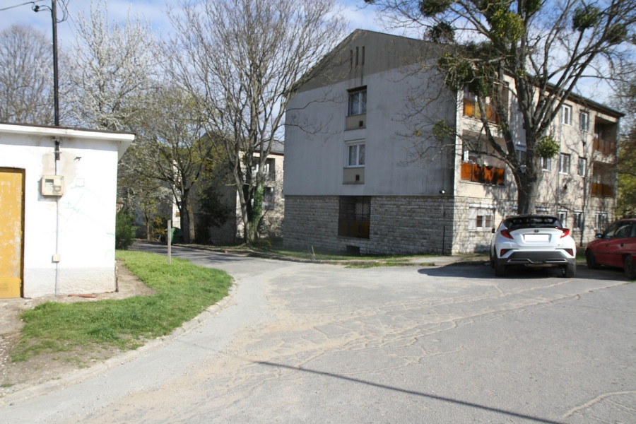 "Behajtani tilos" tábla sehol