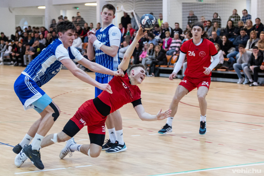 Fölényesen nyertek a veszprémi fiatalok - a cikk alján képgaléria nyílik