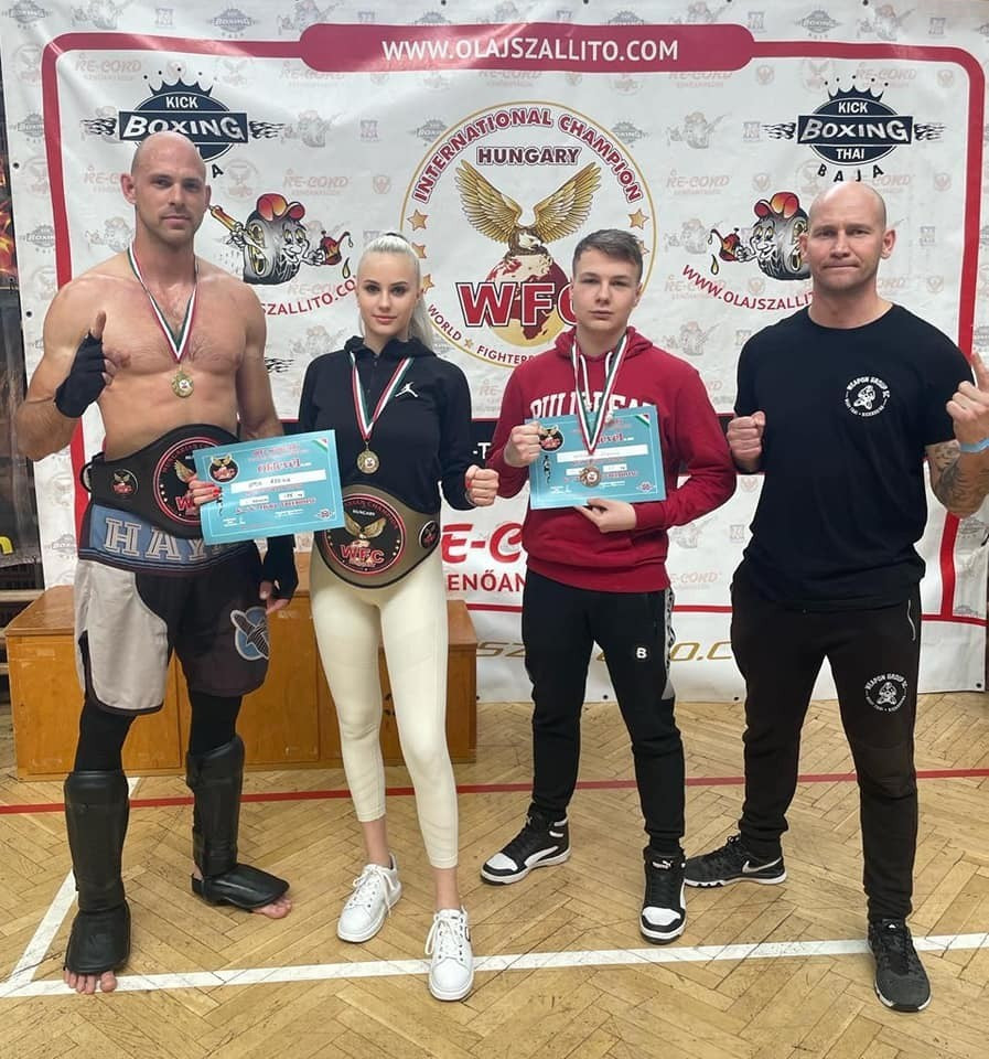 Tisler Péter, Sipos Regina, Kaposvári Dominik és Dobos Gergely - fotó: VESC - Weapon Gorup