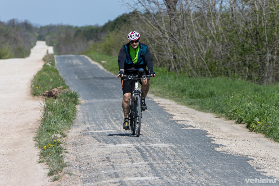 A szentkirályszabadjai bicikliút Repülőtér melletti szakaszának eredeti visszaállítása volt a cél