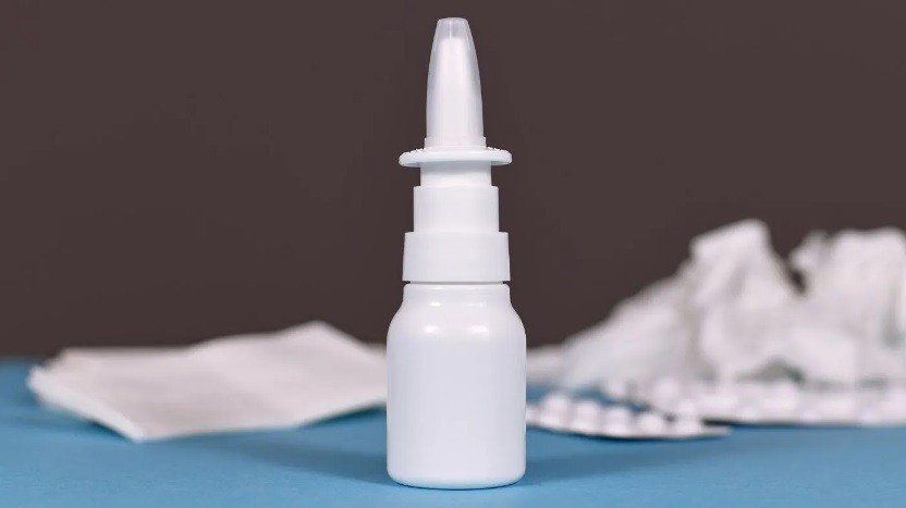 A dekongesztáns hatóanyagú orrspray-ket tilos 1–2 hétnél tovább használni.