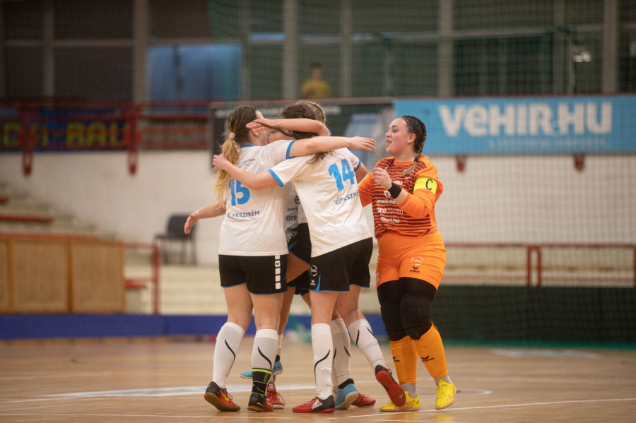 A tudósítás végén galéria is megtekinthető a mérkőzésről