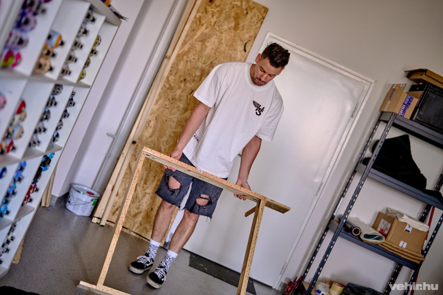 A munkához szükséges kereteket is Gergő készítette