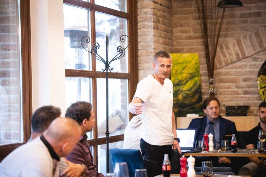 Pető Tamás jövőre is a VLS-t irányítja!