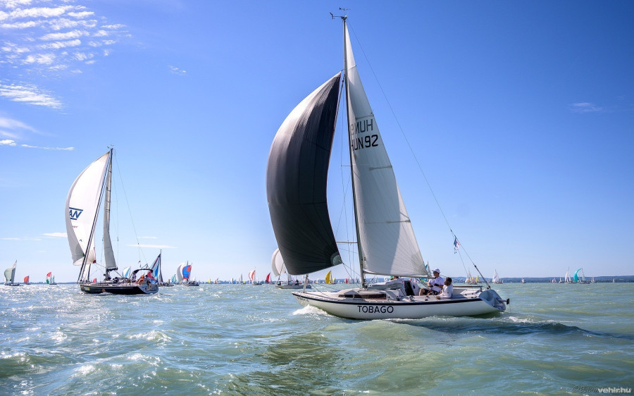 Július 6-án rajtol Balatonfüredről az 55. Kékszalag (archív fotó)