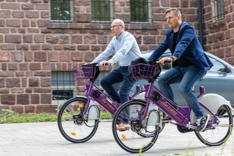 Porga Gyula polgármester már kipróbálta a villanybringát