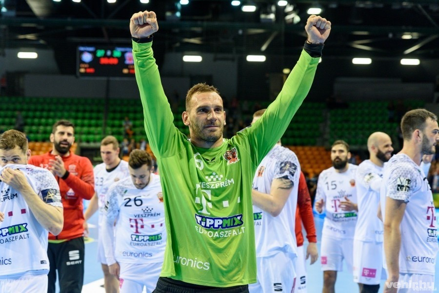 Vladimir Cupara búcsúzik (archív fénykép)