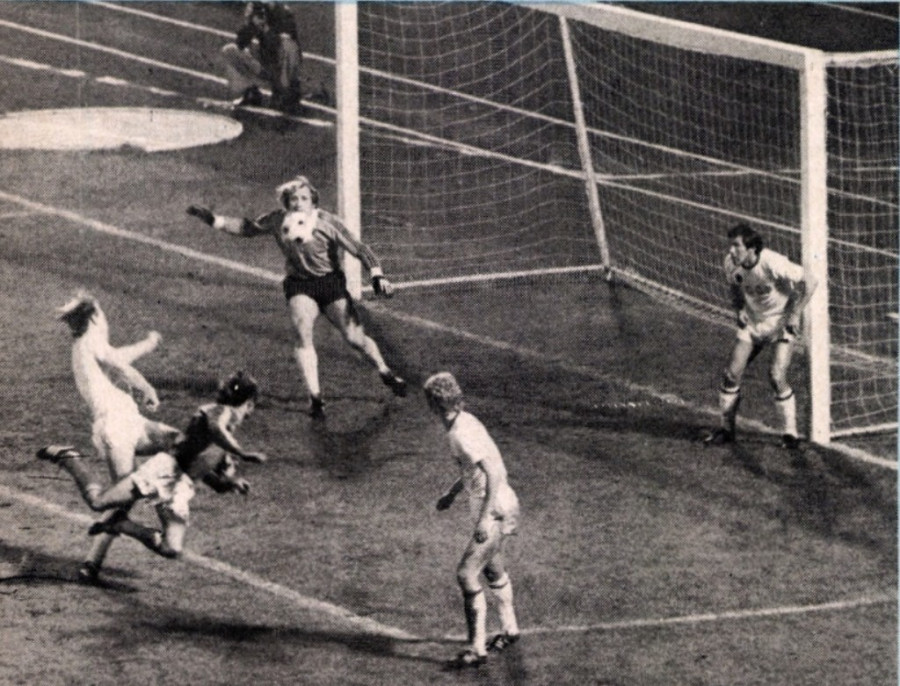 A 12-szeres magyar válogatott Szokolai László is futballozott a BVTC-ben, és 32 mérkőzésen 34 gólt szerzett. Pályafutásának legszebb gólja, amikor 1978 októberében a Szovjetunió elleni Európa-bajnoki selejtező mérkőzésen Budapesten a Népstadionban szöglet után a nála sokkal magasabb védőket megelőzve csukafejessel juttatta kapuba a labdát