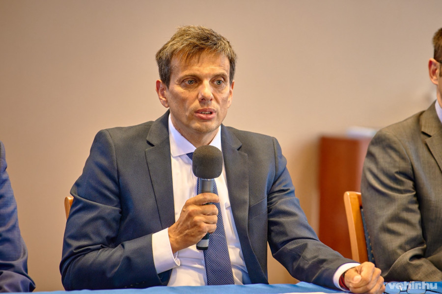 Dr. Abonyi János, rektorhelyettes