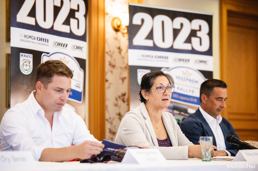 Weingartner Balázs, HUMDA Zrt. vezérigazgató, Brányi Mária, alpolgármester és Ovádi Péter, országgyűlési képviselő