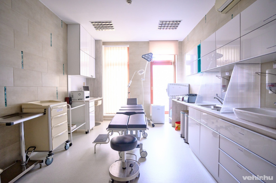 A Vörösmarty téren egy korábban itt működő magánorvosi központ irányítását vette át a TritonLife