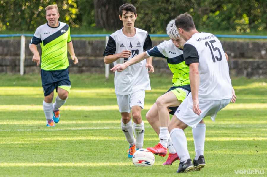 Az Ajka–Magyarpolány mérkőzésről képgaléria is megtekinthető az összefoglalónk végén