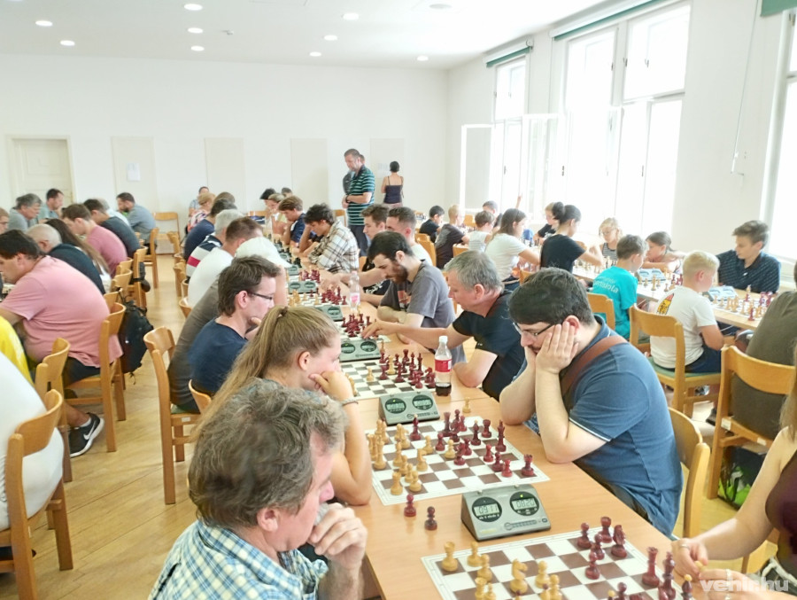 Hatalmas érdeklődés övezte a veszprémi sakkversenyt