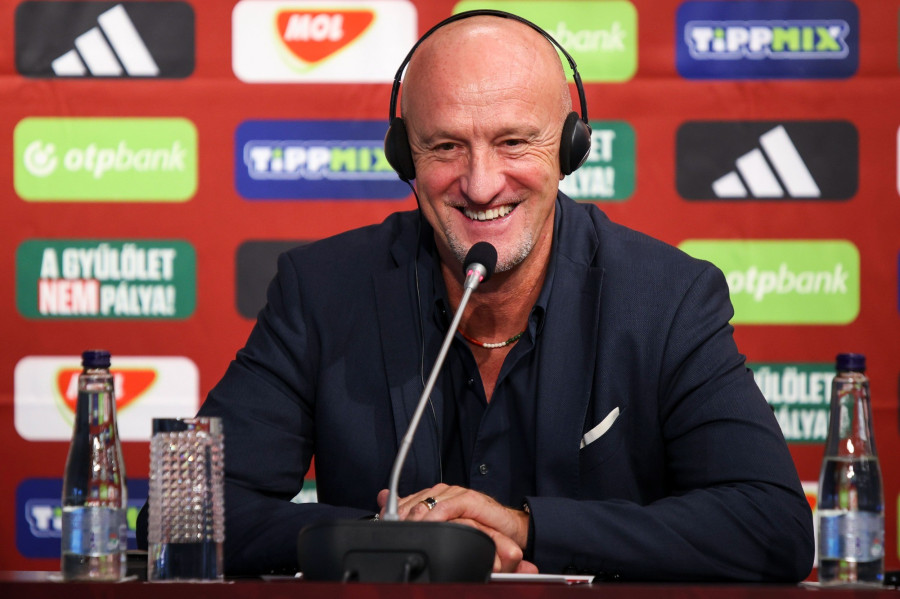 Marco Rossi szövetségi kapitány a magyar labdarúgó-válogatott kerethirdető sajtótájékoztatóján a telki edzőközpontban 2023. augusztus 29-én. A szeptemberi Európa-bajnoki selejtezőn és az azt követő barátságos mérkőzésen először tagja a keretnek a kecskeméti Szuhodovszki Soma és Horváth Krisztofer, valamint az MTK-ban futballozó Kata Mihály. MTI/Hegedüs Róbert