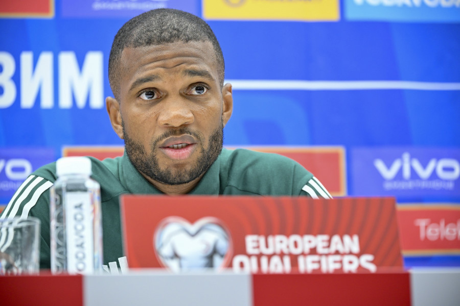 Nego Loic, a magyar labdarúgó-válogatott játékosa a belgrádi Rajko Mitic Stadionban tartott sajtótájékoztatón 2023. szeptember 6-án. Az Európa-bajnoki selejtezősorozatban a magyar nemzeti csapat szeptember 7-én Szerbia vendége lesz. MTI/Czeglédi Zsolt