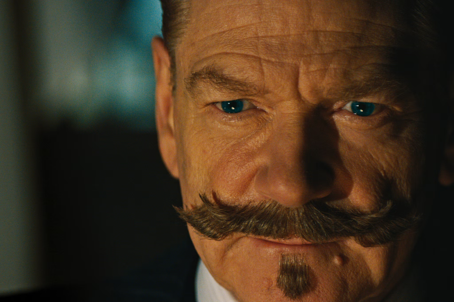 A legújabb adaptációban Kenneth Branagh alakítja Poirot-t