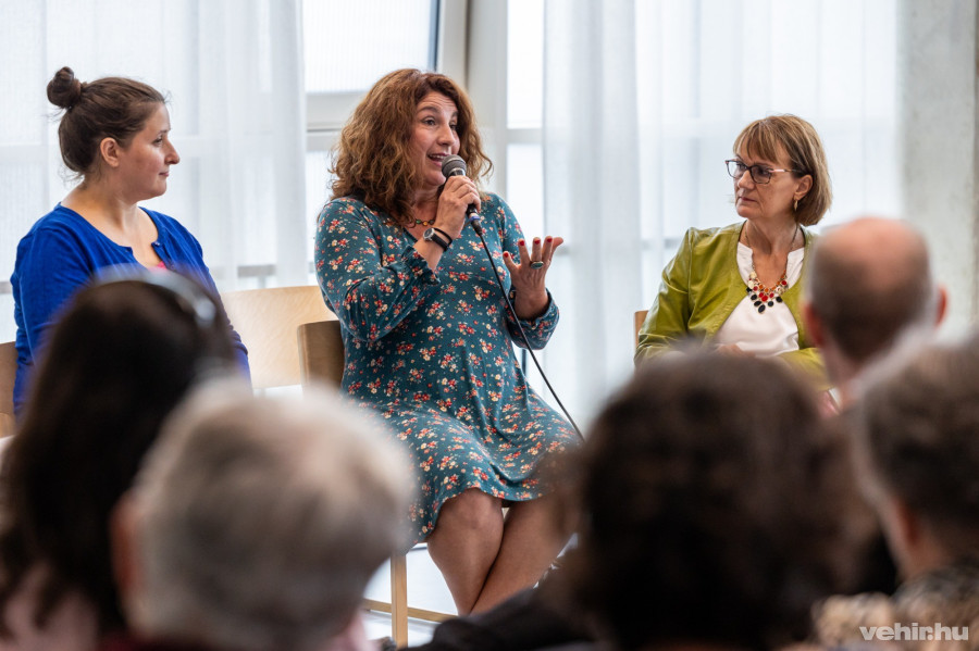 Bagdán Zsuzsanna, Beke Csilla, Tapolyai Emőke