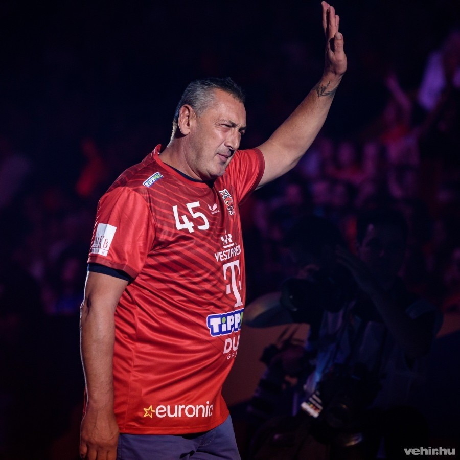 Zsigmond György a csoport élére várja a veszprémieket (archív fénykép)