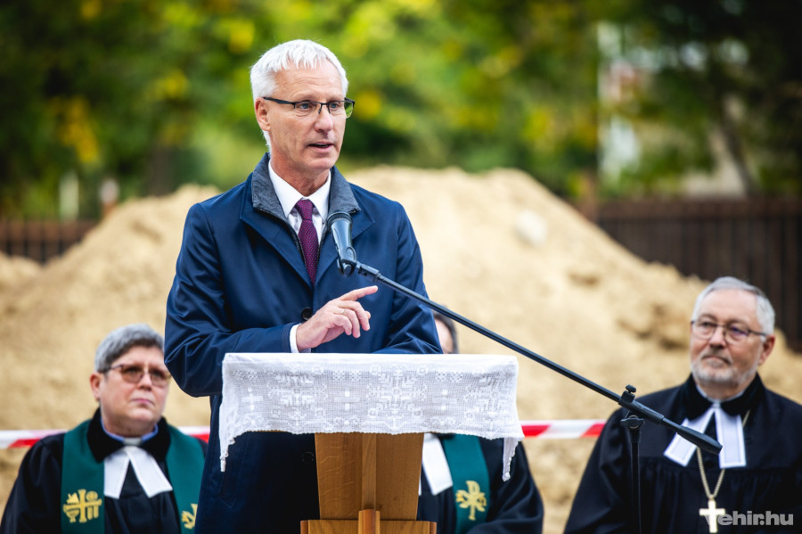 Soltész Miklós hálás, amiért a családok partnerként állnak az élő gyülekezethez