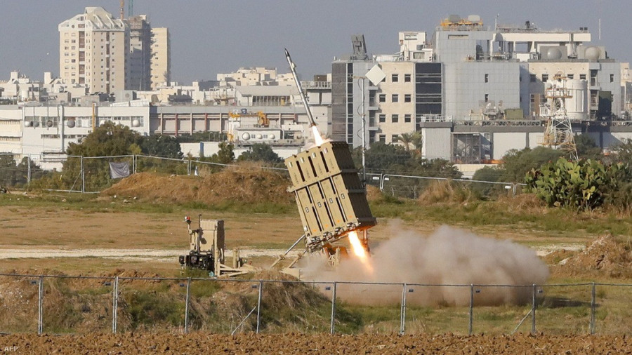 Tamir elfogórakéta indítása. Jól látszik a decentralizált telepítés. Fotó: Jack Guez / AFP