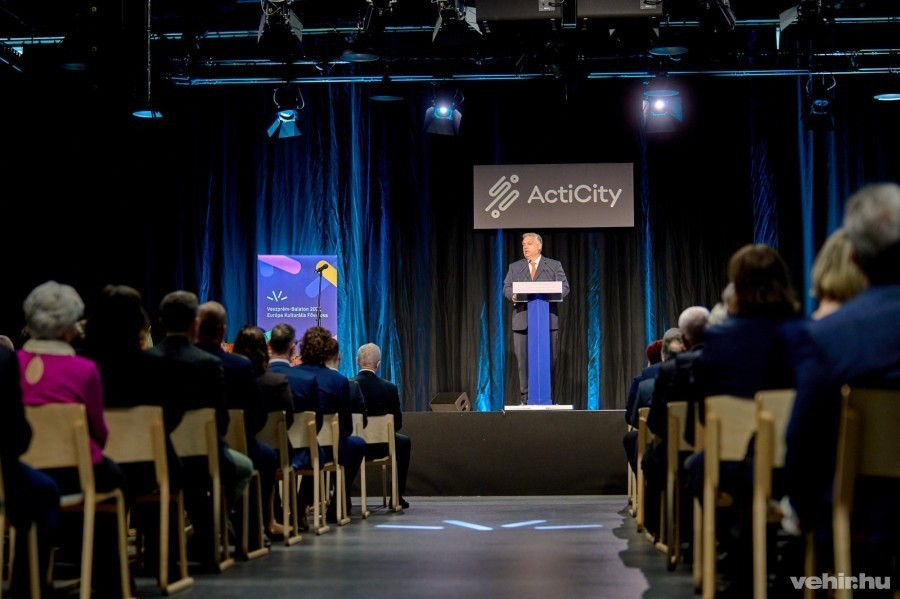 A miniszterelnök az ActiCity átadóján