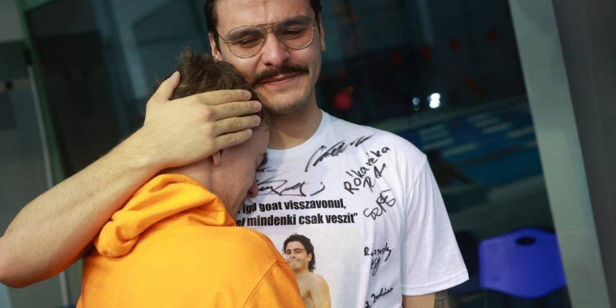 Betlehem Dávid könnyek között búcsúzott klubtársától, Kalmár Ákostól - Fotó: MÚSZ