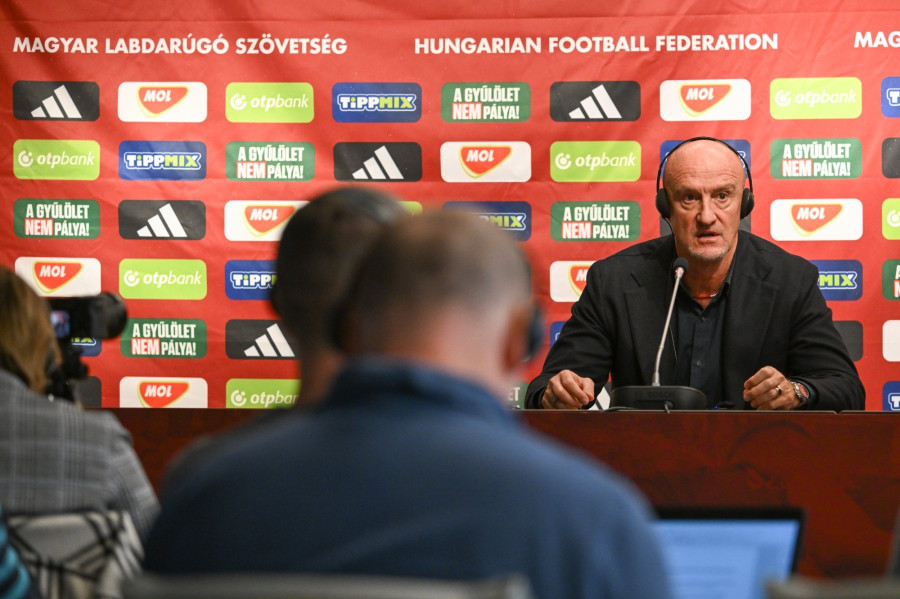 Marco Rossi, a magyar labdarúgó-válogatott szövetségi kapitánya a Bulgária és Montenegró elleni Európa-bajnoki selejtező mérkőzések előtti kerethirdető sajtótájékoztatón a Magyar Labdarúgó Szövetség (MLSZ) telki edzőközpontjában 2023. november 7-én. MTI/Illyés Tibor