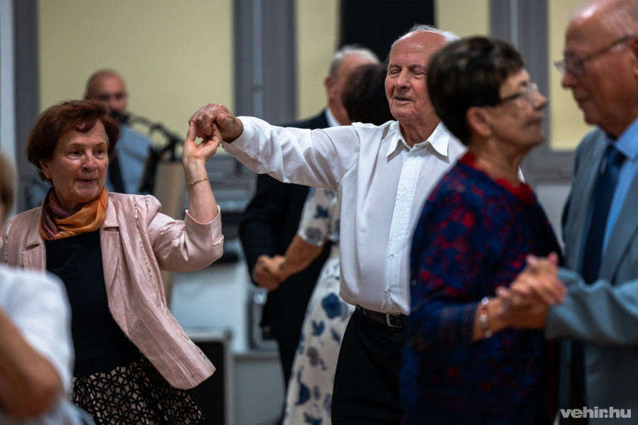 Nyugdíjas bál idén októberben Veszprémben (Vehir.hu archív)