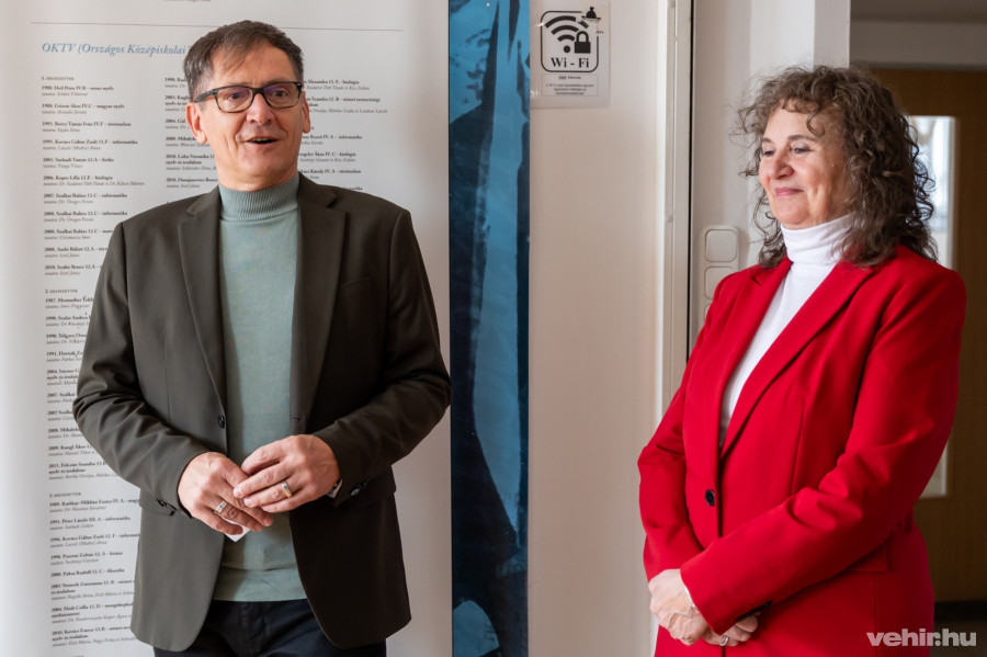 Schultz Zoltán igazgató és Praznovszky Tünde