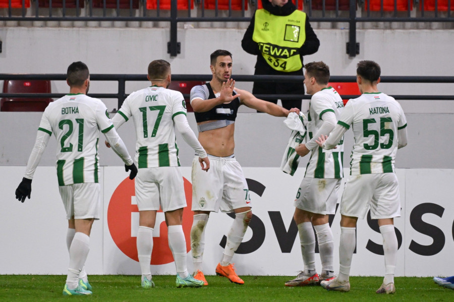 Aleksandar Pesic (k), a Ferencvárosi játékosának gólöröme a labdarúgó a Konferencia-liga csoportkörének ötödik fordulójában játszott Cukaricki - Ferencvárosi TC mérkőzésen a szerbiai Leskovacban 2023. november 30-án. Cukaricki-Ferencvárosi TC 1-2. MTI/Czeglédi Zsolt