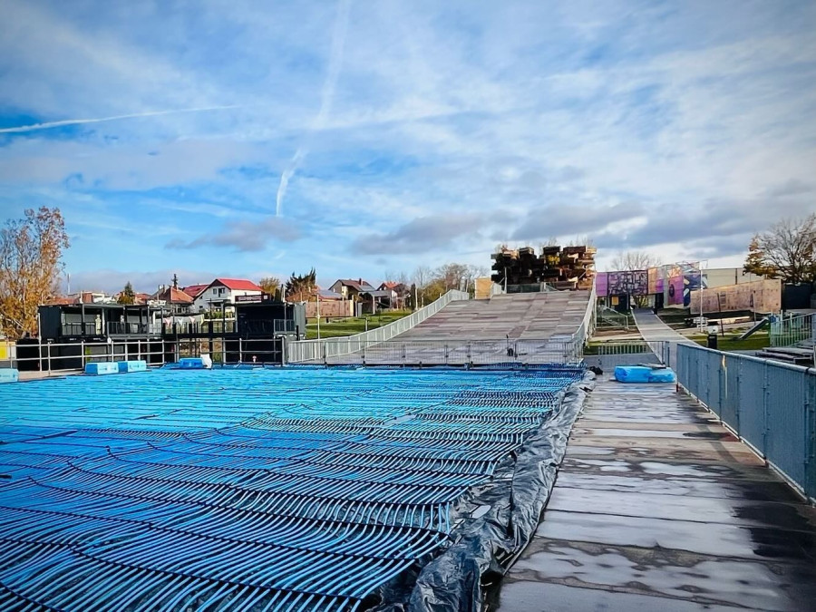 Épül a pálya a Gyárkertben (fotó: Veszprém2030 Kft.)