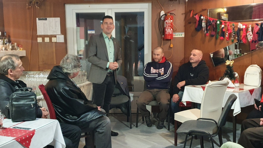 Novák Előd a fórumon