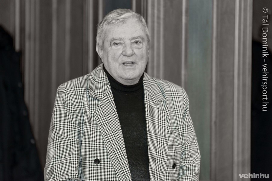 A Veszprémi Építők SE Németh Csaba irányításával nyerte a klub első aranyérmét