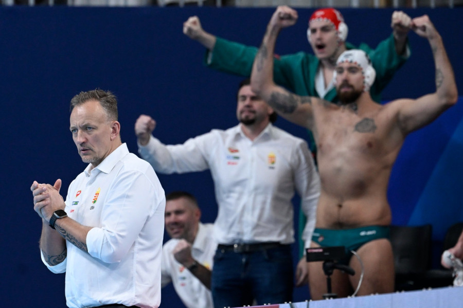 Varga Zsolt szövetségi kapitány a férfi vízilabdatorna csoportkörének 2. fordulójában játszott Magyarország - Olaszország mérkőzésen a dohai vizes világbajnokságon 2024. február 7-én. MTI/Kovács Tamás