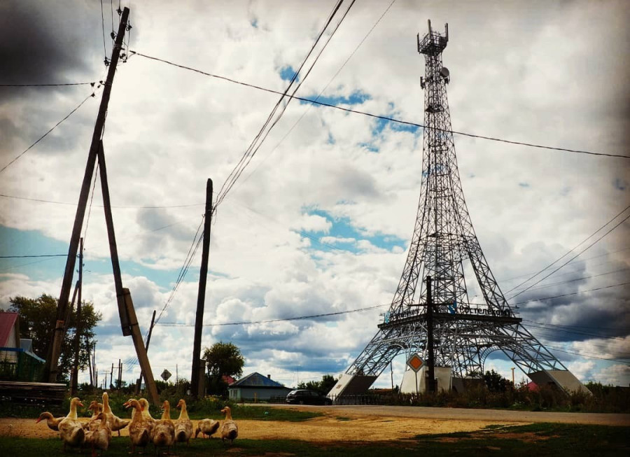 Eiffel-torony, Párizs (Fotó: emirstasiyaan / Instagram)