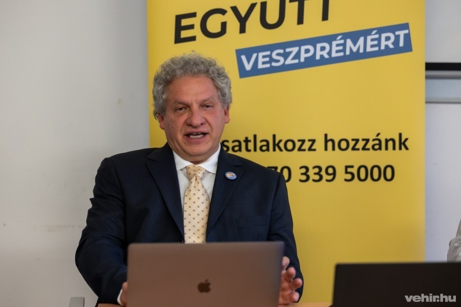 Adamecz Zoltán, amikor tavaly év végén zászlót bontott egyesületével